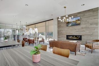 Resident social lounge with complimentary wi-fi